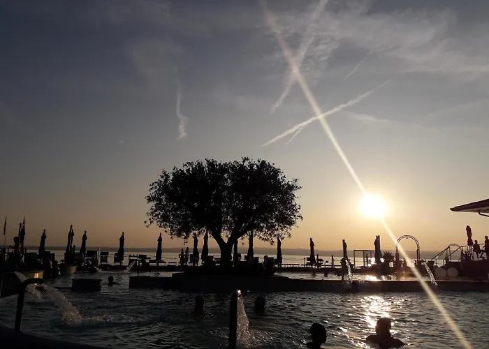 Le Reve - View